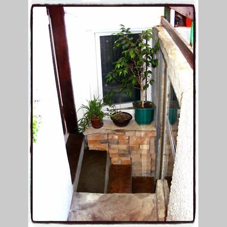 Authentic Guest Stay In The Heart Of Veliko Tarnovo Студио С Изглед Към Царевец Εξωτερικό φωτογραφία