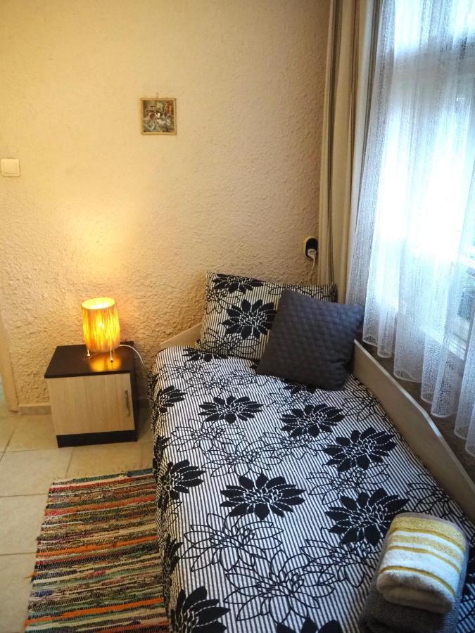 Authentic Guest Stay In The Heart Of Veliko Tarnovo Студио С Изглед Към Царевец Εξωτερικό φωτογραφία