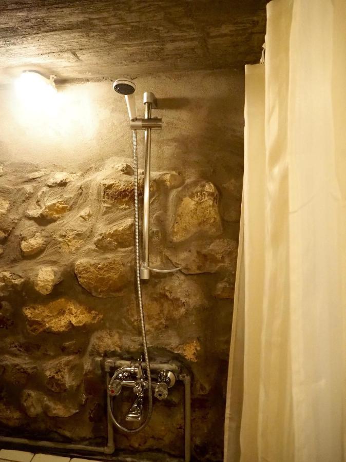 Authentic Guest Stay In The Heart Of Veliko Tarnovo Студио С Изглед Към Царевец Εξωτερικό φωτογραφία