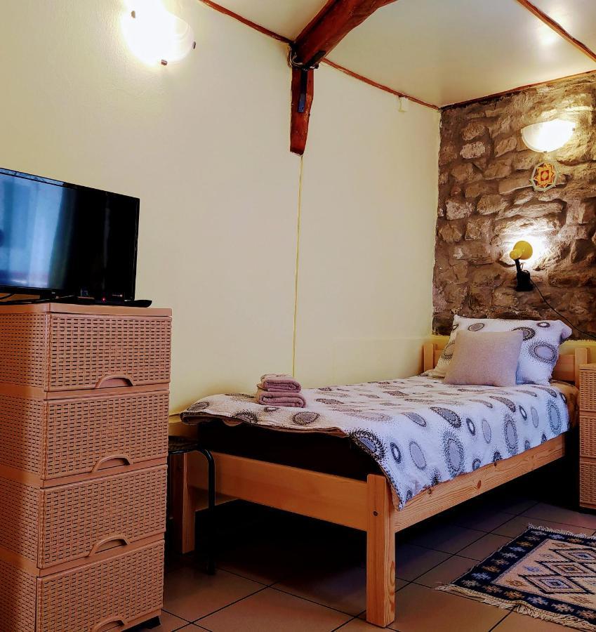 Authentic Guest Stay In The Heart Of Veliko Tarnovo Студио С Изглед Към Царевец Εξωτερικό φωτογραφία